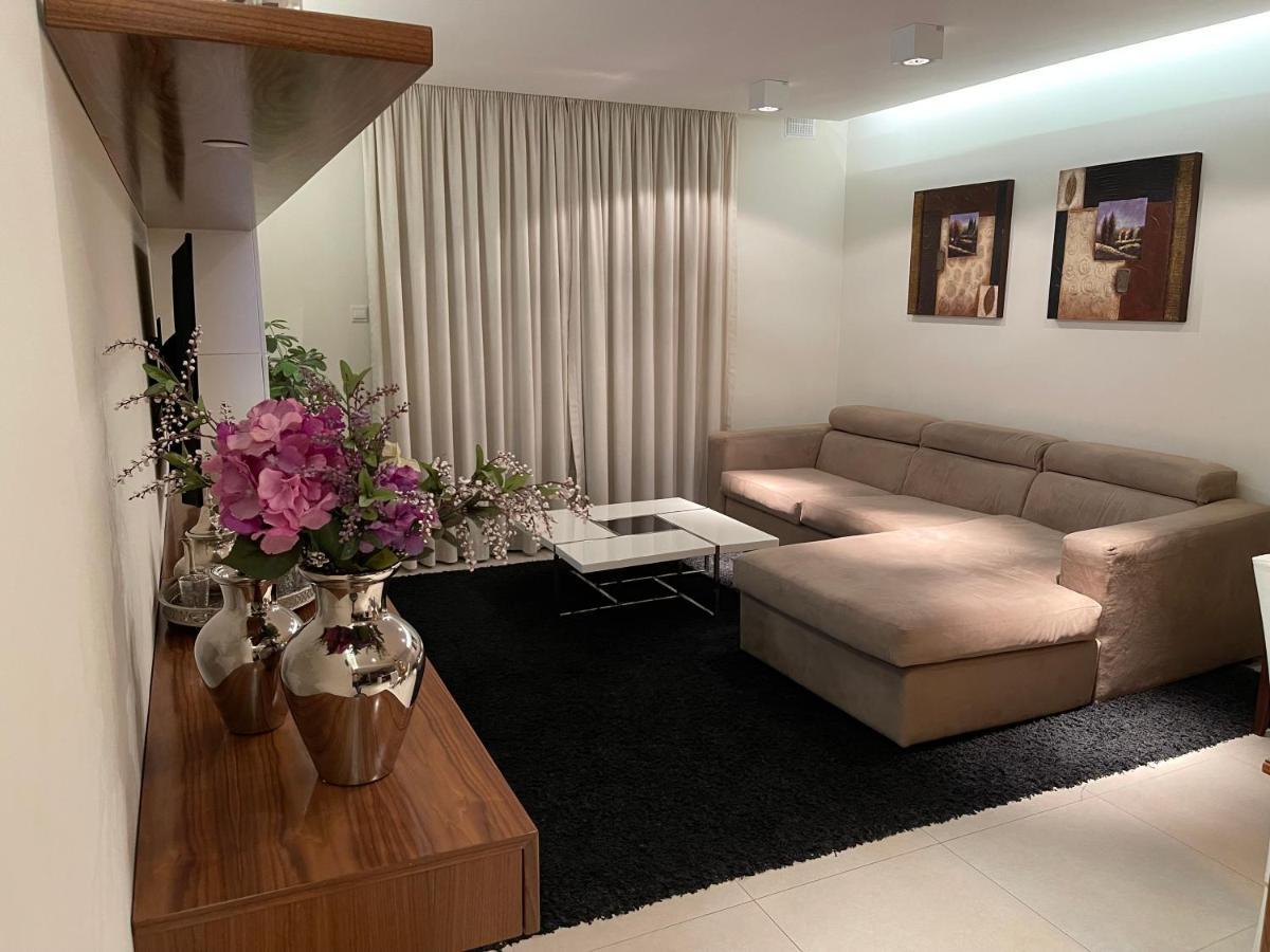 Deluxe Apartment With Pool In The Heart Of St Pauls Bay San Pawl il-Baħar Eksteriør bilde