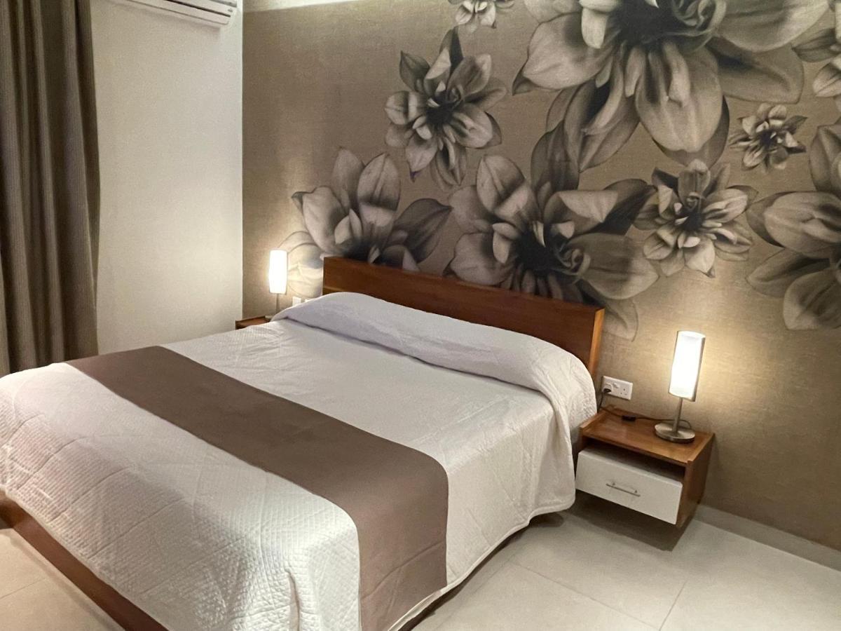 Deluxe Apartment With Pool In The Heart Of St Pauls Bay San Pawl il-Baħar Eksteriør bilde
