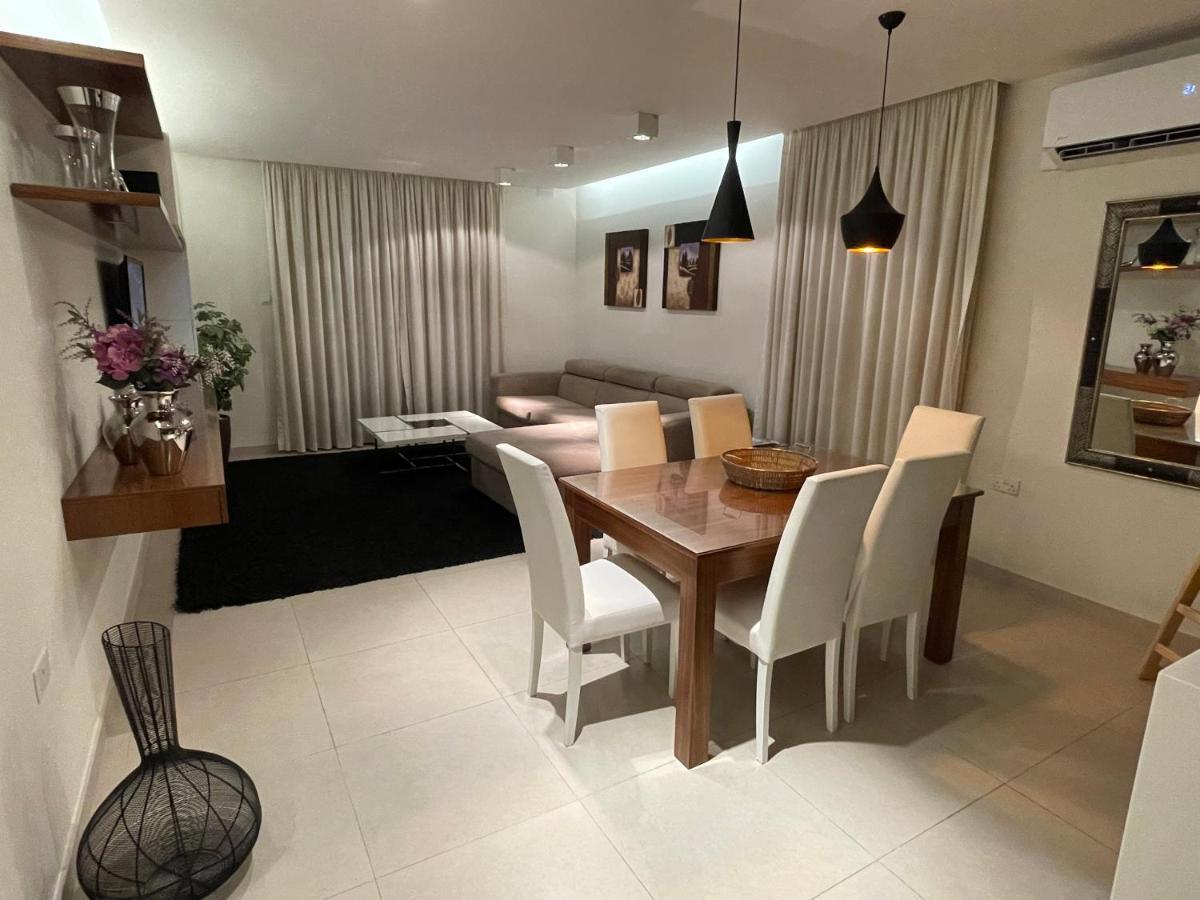 Deluxe Apartment With Pool In The Heart Of St Pauls Bay San Pawl il-Baħar Eksteriør bilde