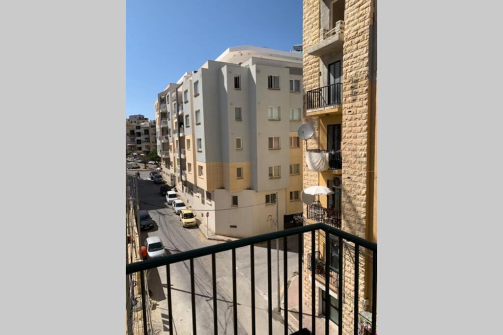 Deluxe Apartment With Pool In The Heart Of St Pauls Bay San Pawl il-Baħar Eksteriør bilde